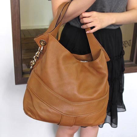 MICHAELKORS (����Ŭ �ھ) ���ӽ� ��Ʈ ����¤ ���� ����� 2WAY �̹���4 - ���̺��� �߰���ǰ