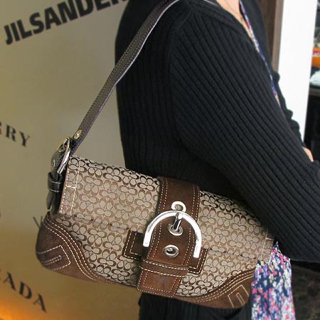 Coach(��ġ) �ñ׳��� ��Ʈ ����� �̹���5 - ���̺��� �߰���ǰ