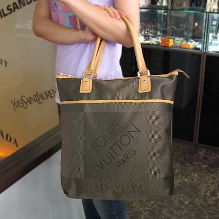 Louis Vuitton(���̺���) M93083 ���� �ڰ� ��Ʈ�� [�б�������] �̹���5 - ���̺��� �߰���ǰ