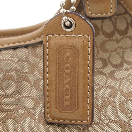 Coach(��ġ) �ñ׳��� ����� �̹���3 - ���̺��� �߰���ǰ