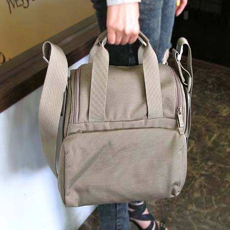 MANDARINA DUCK(���ٸ�����) ��Ƽ ���� �к긯 ��Ʈ�� + ũ�ν� ��Ʈ�� �̹���4 - ���̺��� �߰���ǰ