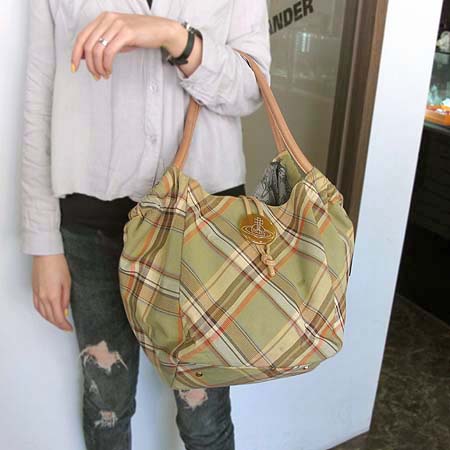 Vivienne_Westwood (���ȿ���Ʈ���) üũ���� ����� �̹���5 - ���̺��� �߰���ǰ