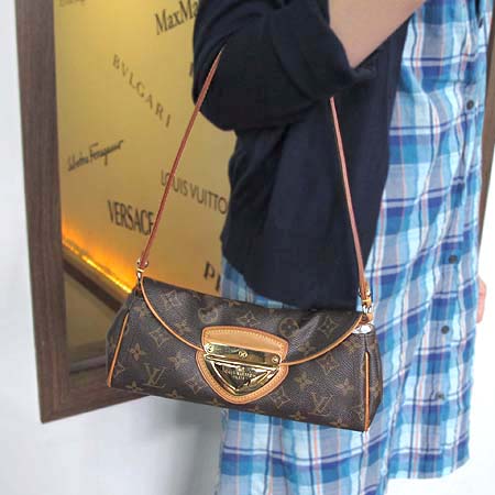 Louis Vuitton(���̺���) M40122���׷� ĵ���� ����� Ŭ��ġ�� ����� [�б�������] �̹���4 - ���̺��� �߰���ǰ