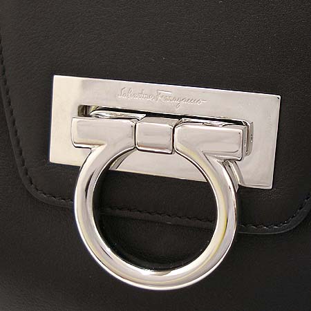 Ferragamo(��󰡸�) 21 5356 ���� ��ġ�� ��� ����� �̹���4 - ���̺��� �߰���ǰ
