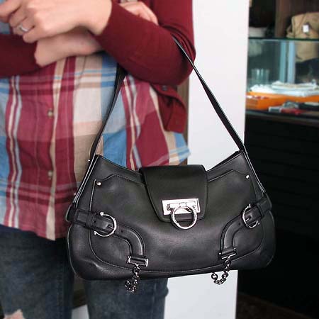 Ferragamo(��󰡸�) 21 5356 ���� ��ġ�� ��� ����� �̹���5 - ���̺��� �߰���ǰ