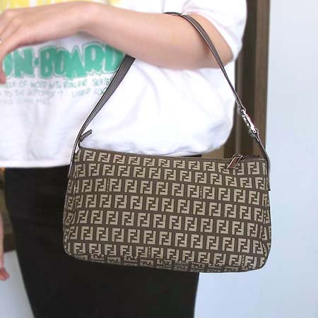 Fendi(���) 8BR444 FF�ΰ� �к긯 ����� [��������] �̹���5 - ���̺��� �߰���ǰ