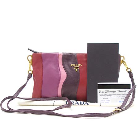 Prada(�����) BT0684 NAPPA STRIPES ���� ��Ƽ�÷� Ŭ��ġ �� ũ�ν��� �̹���2 - ���̺��� �߰���ǰ