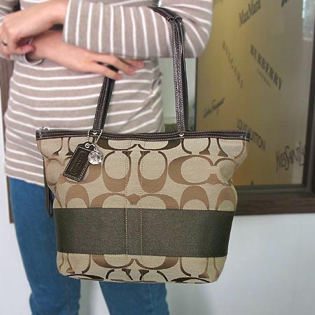 Coach(��ġ) �ñ׳��� �к긯 ���ٽ�Ƽġ ��Ʈ�� �̹���5 - ���̺��� �߰���ǰ
