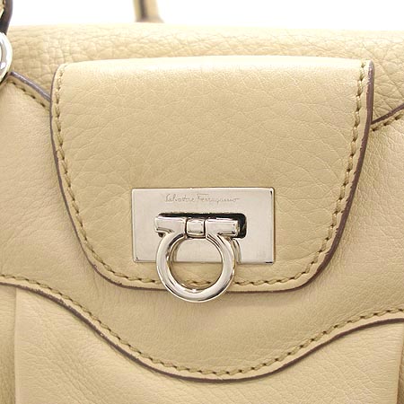Ferragamo(��󰡸�) 21 6880 ���� ��ġ�� ����� �̹���3 - ���̺��� �߰���ǰ
