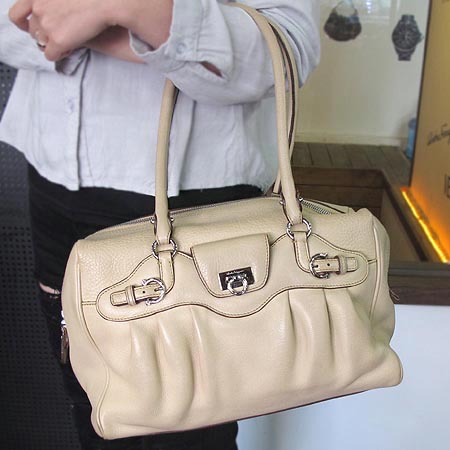 Ferragamo(��󰡸�) 21 6880 ���� ��ġ�� ����� �̹���5 - ���̺��� �߰���ǰ