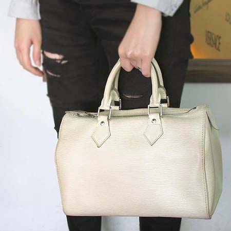 Louis Vuitton(·çÀ̺ñÅë) M5922J ¿¡»ß ·¹´õ ½ºÇǵð Å䯮¹é Louis Vuitton(·çÀ̺ñÅë) M5922J ¿¡»ß ·¹´õ ½ºÇǵð Å䯮¹é