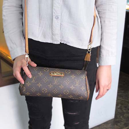 Louis Vuitton(���̺���) M95567 ���׷� ĵ���� ����Ŭ��ġ + ��Ʈ�� [��������] �̹���5 - ���̺��� �߰���ǰ