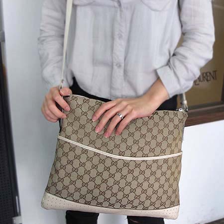 Gucci(����) 145856 GG�ΰ� �ڰ��� ũ�ν��� [��������] �̹���5 - ���̺��� �߰���ǰ