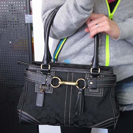 Coach(��ġ) �ñ׳�ó �ڰ��� ���� ��Ż ��� ��Ʈ�� �̹���5 - ���̺��� �߰���ǰ