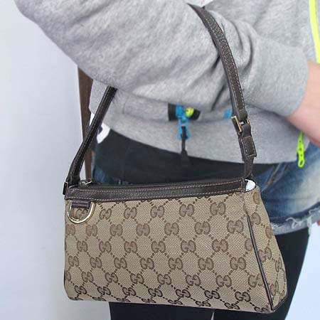 Gucci(����) 145750 GG�ΰ� �к긯 �Ŀ�ġ ����� [�б�������] �̹���5 - ���̺��� �߰���ǰ