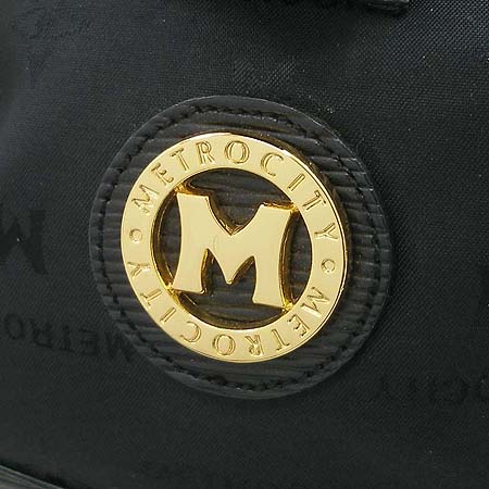 Metrocity(��Ʈ�ν�Ƽ) ���� M �ΰ� ��� ���ָӴ� ũ�ν��� �̹���4 - ���̺��� �߰���ǰ