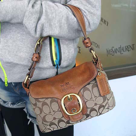 Coach(��ġ) �ñ׳��� ��Ʈ��� ����� �̹���5 - ���̺��� �߰���ǰ