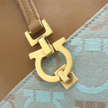 Ferragamo(��󰡸�) 21-5761 �ΰ� ũ�ν��� �̹���2 - ���̺��� �߰���ǰ