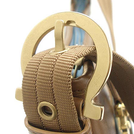 Ferragamo(��󰡸�) 21-5761 �ΰ� ũ�ν��� �̹���3 - ���̺��� �߰���ǰ