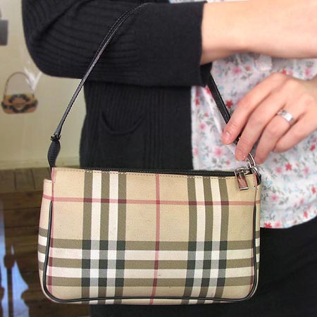 Burberry(������) ���üũ Ŭ���� �Ŀ�ġ ����� [��������] �̹���5 - ���̺��� �߰���ǰ