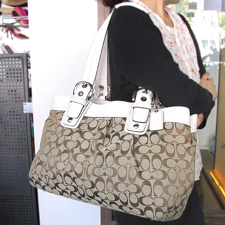 Coach(��ġ) �ñ׳�ó �ڰ��� ����� �̹���5 - ���̺��� �߰���ǰ