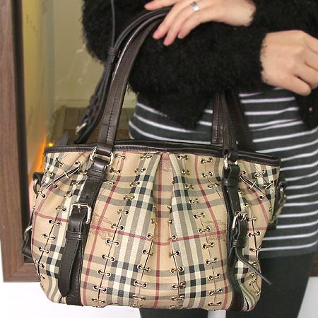 Burberry(������) Ŭ���� üũ LOWRY 2WAY [��������] �̹���4 - ���̺��� �߰���ǰ
