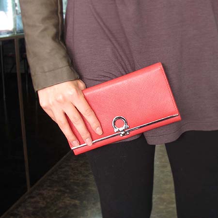 Ferragamo(��󰡸�) 22 4633 ��ġ�� ��� ������ �̹���5 - ���̺��� �߰���ǰ