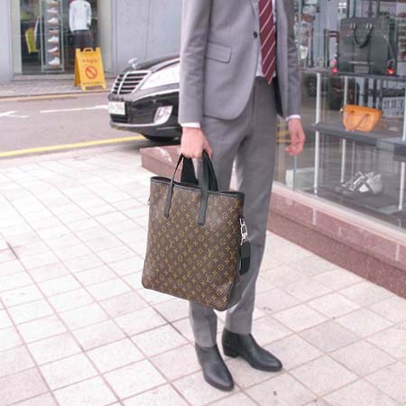 Louis Vuitton(���̺���) M56708 ���׷� ��ī�縣 ���̺� ��Ʈ�� + ũ�ν� ��Ʈ�� [�б�������] �̹���4 - ���̺��� �߰���ǰ