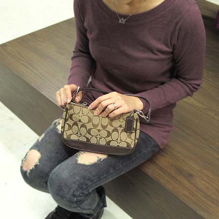 Coach(��ġ) �ñ׳�ó �ڰ��� ����� �̹���5 - ���̺��� �߰���ǰ