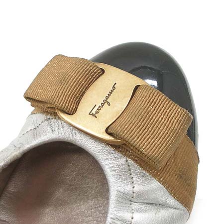 Ferragamo(��󰡸�) NADINE ��Ż �ٶ� ��� ���̴�Ʈ ����� �÷� ���� �̹���4 - ���̺��� �߰���ǰ