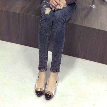 Ferragamo(��󰡸�) NADINE ��Ż �ٶ� ��� ���̴�Ʈ ����� �÷� ���� �̹���5 - ���̺��� �߰���ǰ