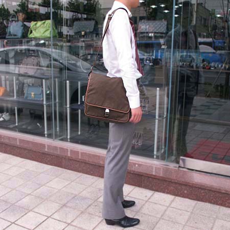 Prada(�����) V166 �޽��� ũ�ν��� [�б�������] �̹���5 - ���̺��� �߰���ǰ