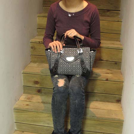 GIVENCHY(�����) �ΰ� �ڰ��� ��Ʈ�� �̹���5 - ���̺��� �߰���ǰ