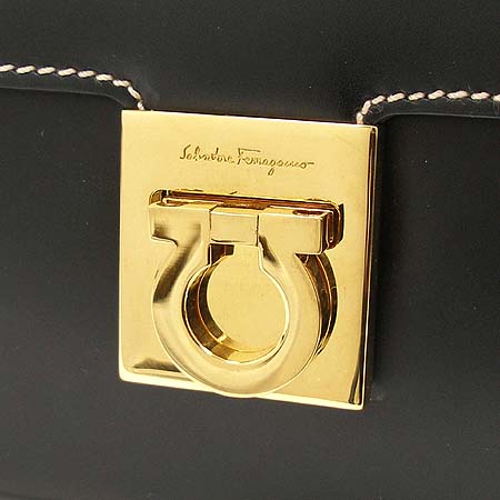 Ferragamo(��󰡸�) 21 2408 ���� ��ġ�� �簢 ����� �̹���2 - ���̺��� �߰���ǰ