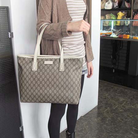 Gucci(����) 211137 GG�ΰ� PVC ���۹� �ٰ� ����� [��������] �̹���5 - ���̺��� �߰���ǰ