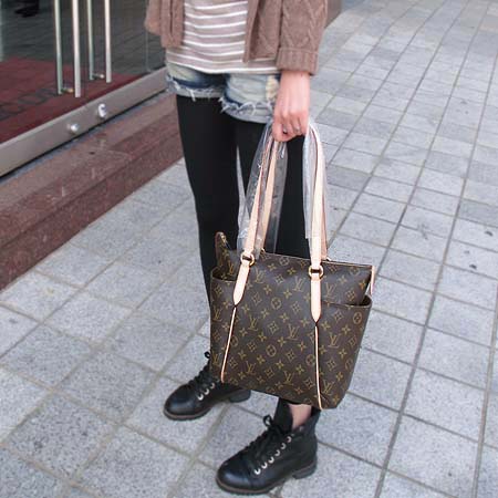 Louis Vuitton(���̺���) M56688 ���׷� ĵ���� ��Ż�� PM ����� [��������] �̹���5 - ���̺��� �߰���ǰ