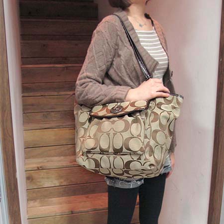Coach(��ġ) �ñ׳��� �� ���� ����� �̹���5 - ���̺��� �߰���ǰ