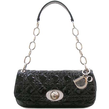 ���  �����