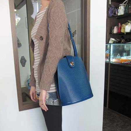 Louis Vuitton(���̺���) M52255 ���߷��� ũ��� ����� �̹���5 - ���̺��� �߰���ǰ