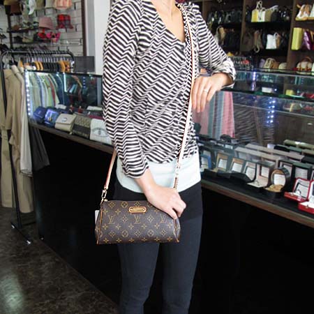 Louis Vuitton(���̺���)  M95567 ���׷� ĵ���� ����Ŭ��ġ + ��Ʈ�� [��������] �̹���5 - ���̺��� �߰���ǰ