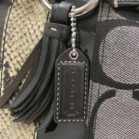 Coach(��ġ) �ñ׳�ó �ڰ��� ���̴�Ʈ ũ��Ŀ���� ���� ��Ƽġ ��Ʈ�� �̹���3 - ���̺��� �߰���ǰ