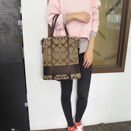Coach(��ġ) �ñ׳��� ���� 2-WAY �̹���5 - ���̺��� �߰���ǰ