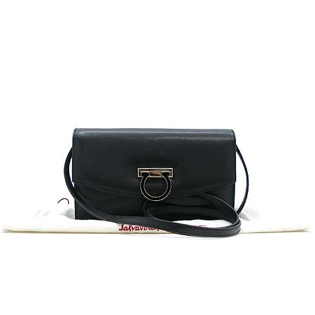 Ferragamo(��󰡸�) 21 4836 ��ġ�� ��� Ŭ��ġ + ũ�ν� ��Ʈ�� �̹���2 - ���̺��� �߰���ǰ