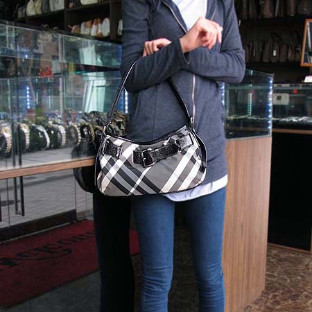Burberry(������) ��� üũ �к긯 ���̴�Ʈ ����� �̹���5 - ���̺��� �߰���ǰ