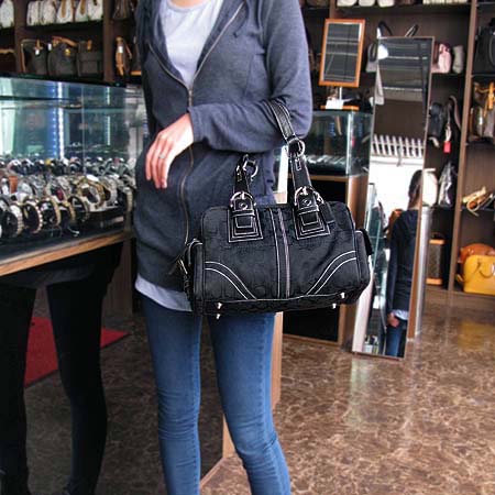 Coach(��ġ) �ñ׳��� ��Ƽ ���� ��Ʈ�� �̹���5 - ���̺��� �߰���ǰ