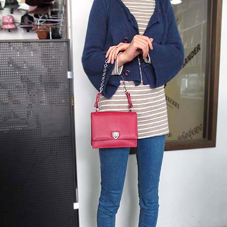 Ferragamo(��󰡸�) AU-21 6849 ���� ü�� ����� �̹���5 - ���̺��� �߰���ǰ