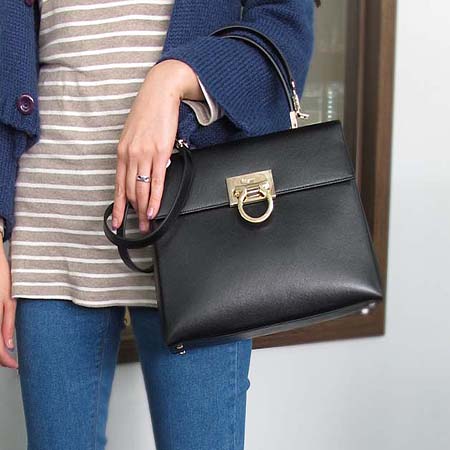 Ferragamo(��󰡸�) 21 0290 ���� ��ġ�� ��� ��Ʈ�� + ��� ��Ʈ�� �̹���4 - ���̺��� �߰���ǰ