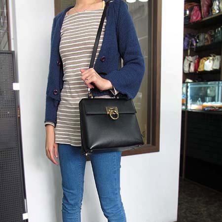 Ferragamo(��󰡸�) 21 0290 ���� ��ġ�� ��� ��Ʈ�� + ��� ��Ʈ�� �̹���5 - ���̺��� �߰���ǰ