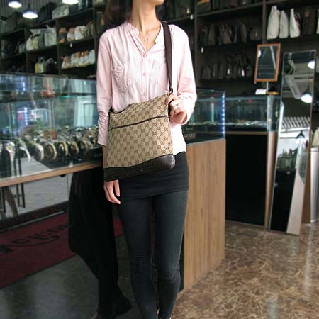 Gucci(����) 145857 �𰡵� �޽��� ũ�ν��� [��������] �̹���5 - ���̺��� �߰���ǰ