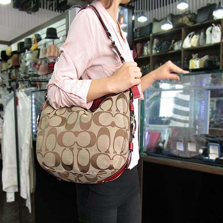 Coach(��ġ) �ñ׳�ó �ڰ��� ȣ�� ����� �̹���5 - ���̺��� �߰���ǰ